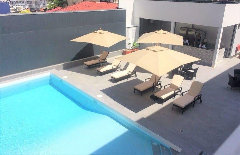 Queens Hotel Paramaribo Esterno foto