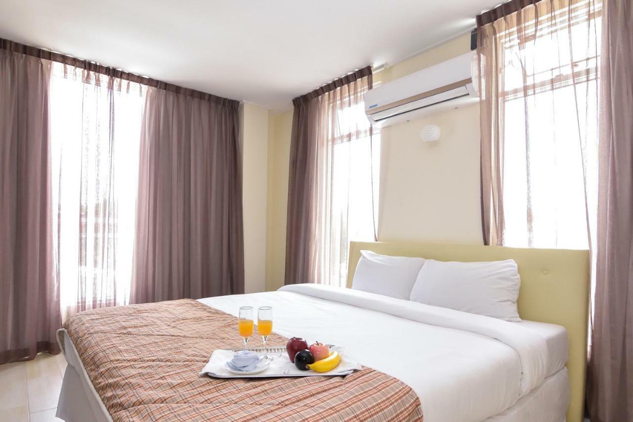 Queens Hotel Paramaribo Esterno foto